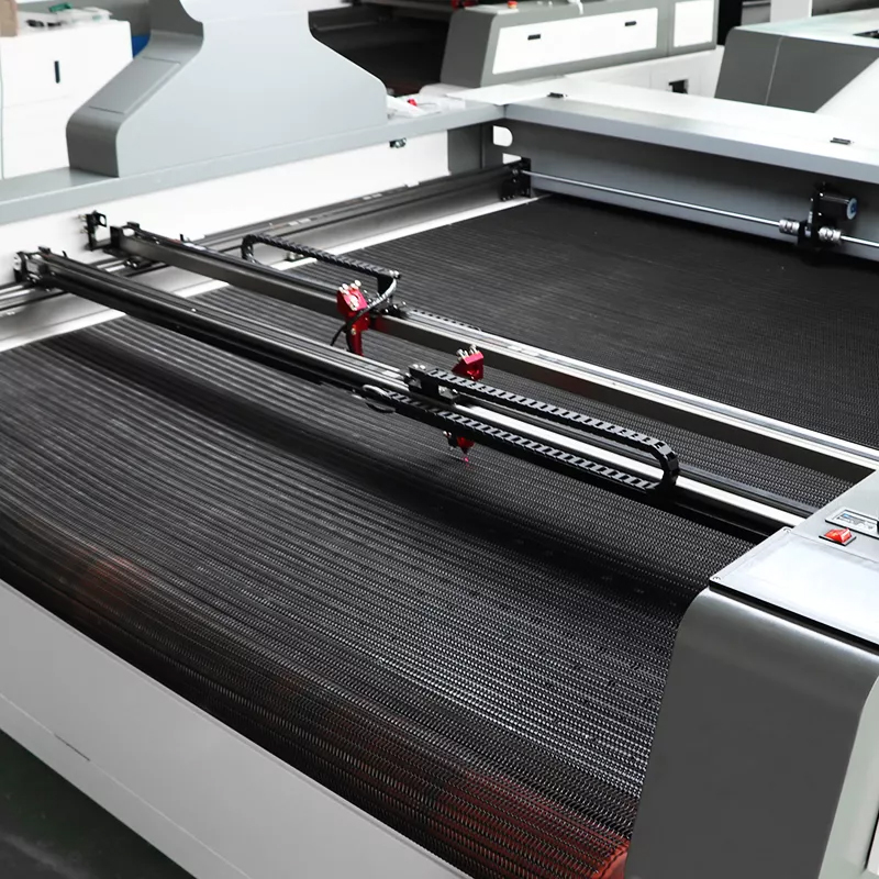 1812 Top Vision Fabric Laser Cutting Machine 4 heads