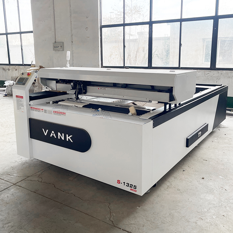 300W 1325 CO2 Laser Cutting Engraving Machine